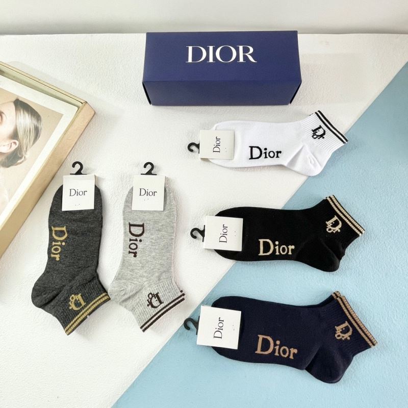 CHRISTIAN DIOR